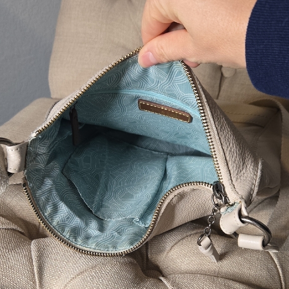 The Sak Light Beige Leather Crossbody Bag - Picture 6 of 7